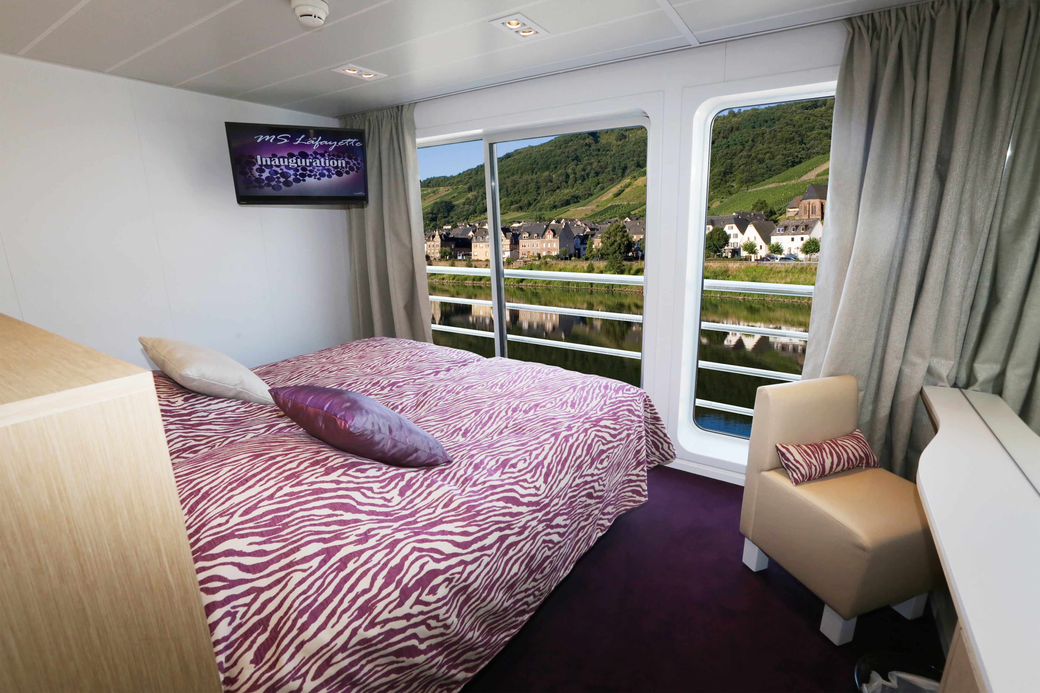 CroisiEurope MS Lafayette Cabin 2.jpg